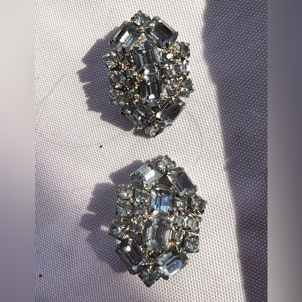 Vintage Art Deco aquamarine blue stone Silver Rhinestone Clip Earrings 1.5” 14g - Picture 11 of 12